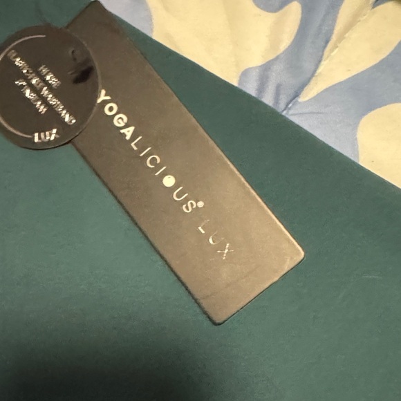 Yogalicious LUX Deep Teal Bike Shorts- XL - Picture 3 of 6